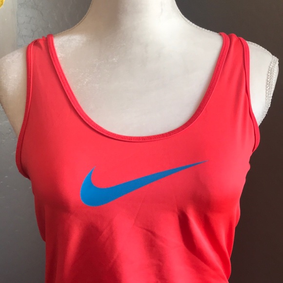 Nike workout top - Picture 2 of 4